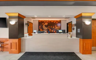 Photo 4 - Comfort Inn & Suites Sheboygan I-43