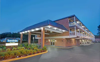 Photo 2 - Travelodge by Wyndham Williamsburg Colonial Area