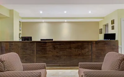 Photo 4 - Travelodge by Wyndham Williamsburg Colonial Area