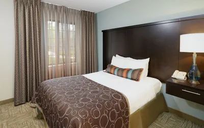Photo 4 - Staybridge Suites Chicago - Glenview by IHG