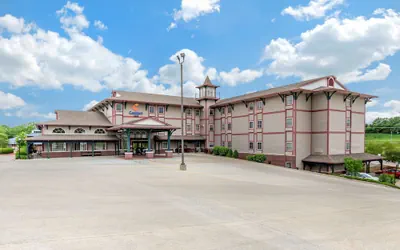 Photo 2 - Comfort Inn Warrensburg Station
