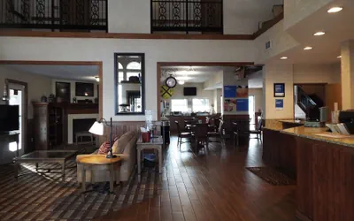 Photo 3 - Comfort Inn Warrensburg Station