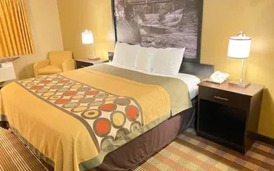 Photo 5 - Super 8 by Wyndham Eau Claire WI