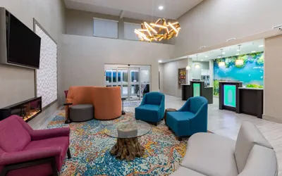 Photo 4 - La Quinta Inn & Suites by Wyndham New Braunfels