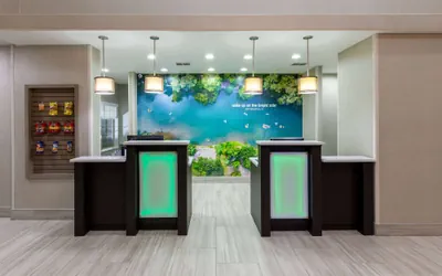 Photo 3 - La Quinta Inn & Suites by Wyndham New Braunfels