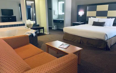 Photo 5 - SureStay Plus Hotel by Best Western Redding