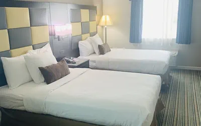 Photo 3 - SureStay Plus Hotel by Best Western Redding