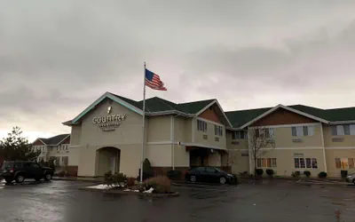 Photo 2 - Country Inn & Suites by Radisson, Bend, OR