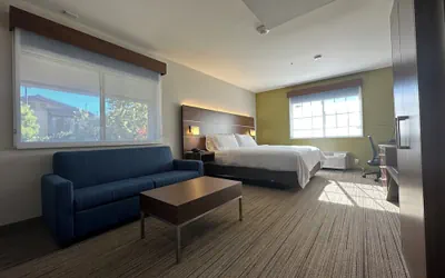 Photo 5 - Holiday Inn Express & Suites Mountain View Silicon Valley by IHG