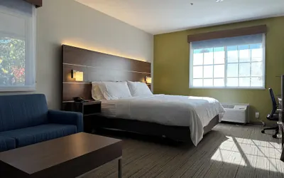 Photo 4 - Holiday Inn Express & Suites Mountain View Silicon Valley by IHG