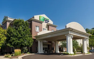 Photo 2 - Holiday Inn Express Hotel & Suites Independence-Kansas City by IHG