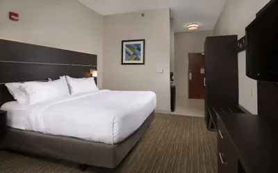 Photo 5 - Holiday Inn Express Hotel & Suites Independence-Kansas City by IHG