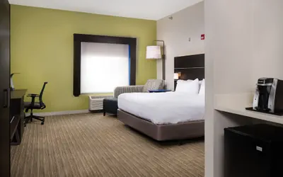 Photo 3 - Holiday Inn Express Hotel & Suites Independence-Kansas City by IHG