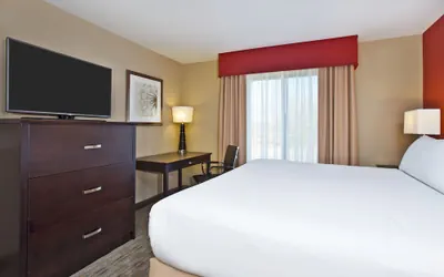 Photo 3 - Holiday Inn Express & Suites Springfield - Dayton Area by IHG
