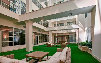 Photo 4 - Embassy Suites Louisville Downtown