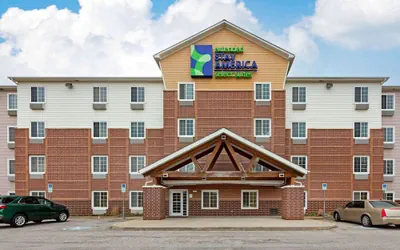 Photo 2 - Extended Stay America Select Suites - Cleveland - Airport