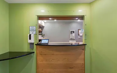 Photo 3 - Extended Stay America Select Suites - Cleveland - Airport