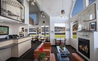 Photo 3 - South Pier Inn