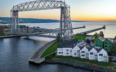 Photo 2 - South Pier Inn