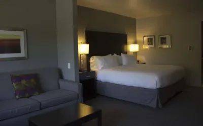 Photo 4 - Holiday Inn Express & Suites Tahlequah by IHG