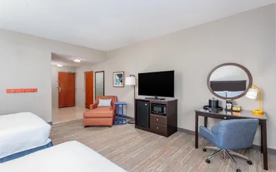 Photo 2 - Hampton Inn & Suites Parkersburg Downtown