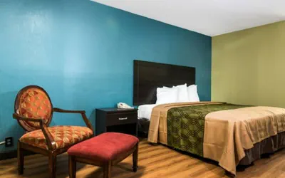 Photo 3 - Royal Extended Stay Hotel