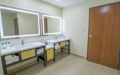 Photo 3 - Holiday Inn Express & Suites Raymondville by IHG