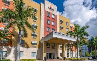 Photo 2 - Comfort Suites Fort Lauderdale Airport South & Cruise Port