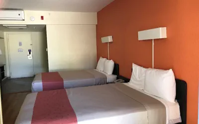 Photo 4 - Days Inn by Wyndham Brawley