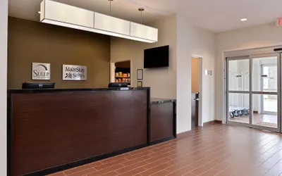 Photo 3 - MainStay Suites Meridian - Bonita Lakes