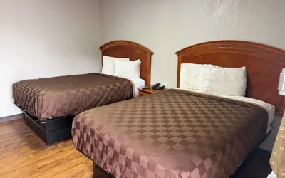 Photo 2 - Regency Inn