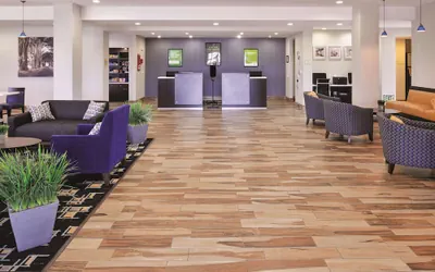 Photo 5 - La Quinta Inn & Suites by Wyndham Karnes City - Kenedy