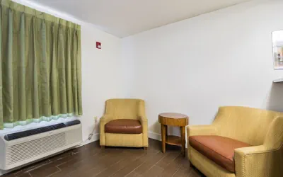 Photo 5 - Studio 6 Statesboro, GA
