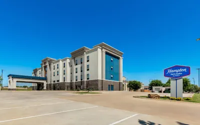 Photo 2 - Hampton Inn & Suites Pauls Valley