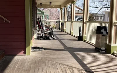 All Seasons Inn