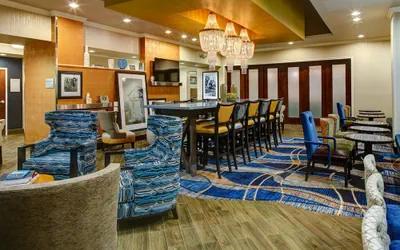 Photo 5 - Hampton Inn & Suites Columbus