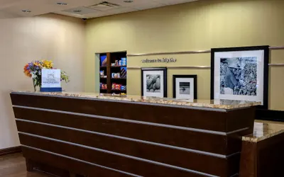 Photo 3 - Hampton Inn & Suites Blythe