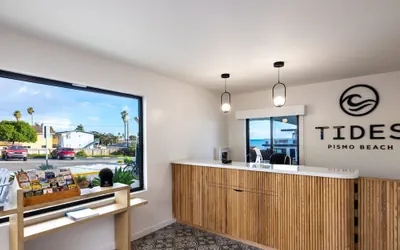 Photo 5 - The Tides Oceanview Inn and Cottages