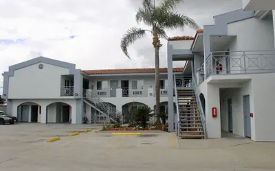 Crescent Inn