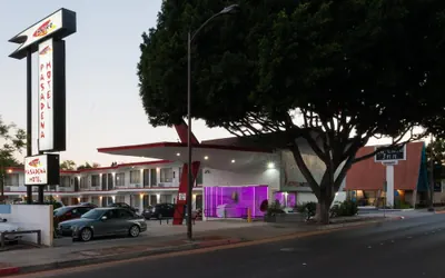 Astro Pasadena Hotel
