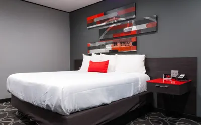 Photo 4 - Astro Pasadena Hotel