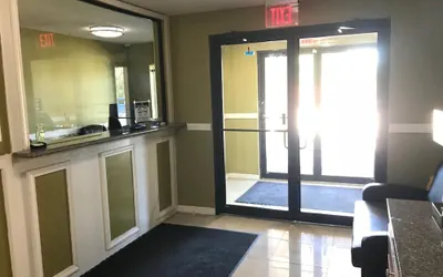 Photo 5 - Paradise Inn & Suites