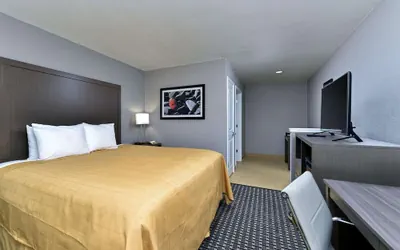 Photo 4 - Scottish Inns & Suites