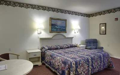 Photo 3 - Lighthouse Inn