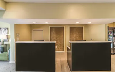 Photo 4 - La Quinta Inn & Suites by Wyndham Collinsville - St. Louis