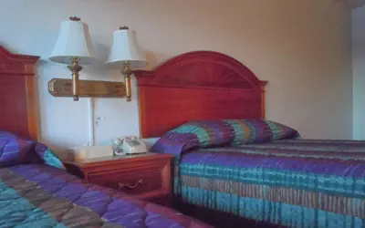 Photo 4 - Bellevue High Country Motel