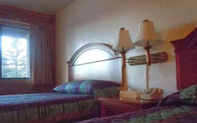 Photo 3 - Bellevue High Country Motel