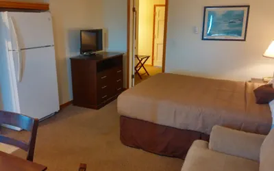 Photo 3 - Silver Sands Motel