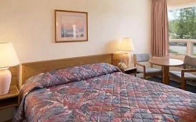 Photo 2 - Aspen Inn