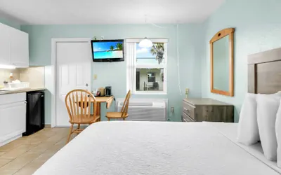 Photo 4 - Ocean Court Beachfront Hotel